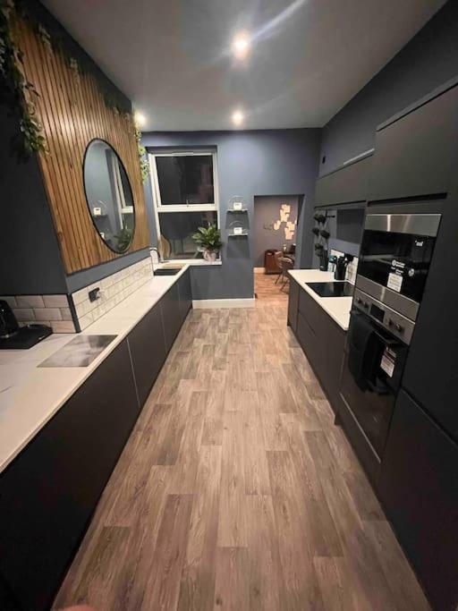 Modern 5 Bedroom Terraced Luxurious House Colwyn Bay Eksteriør billede